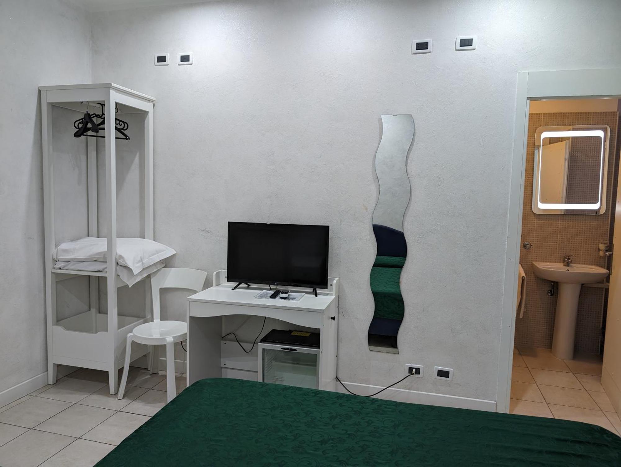 Pollon Inn Санремо Экстерьер фото