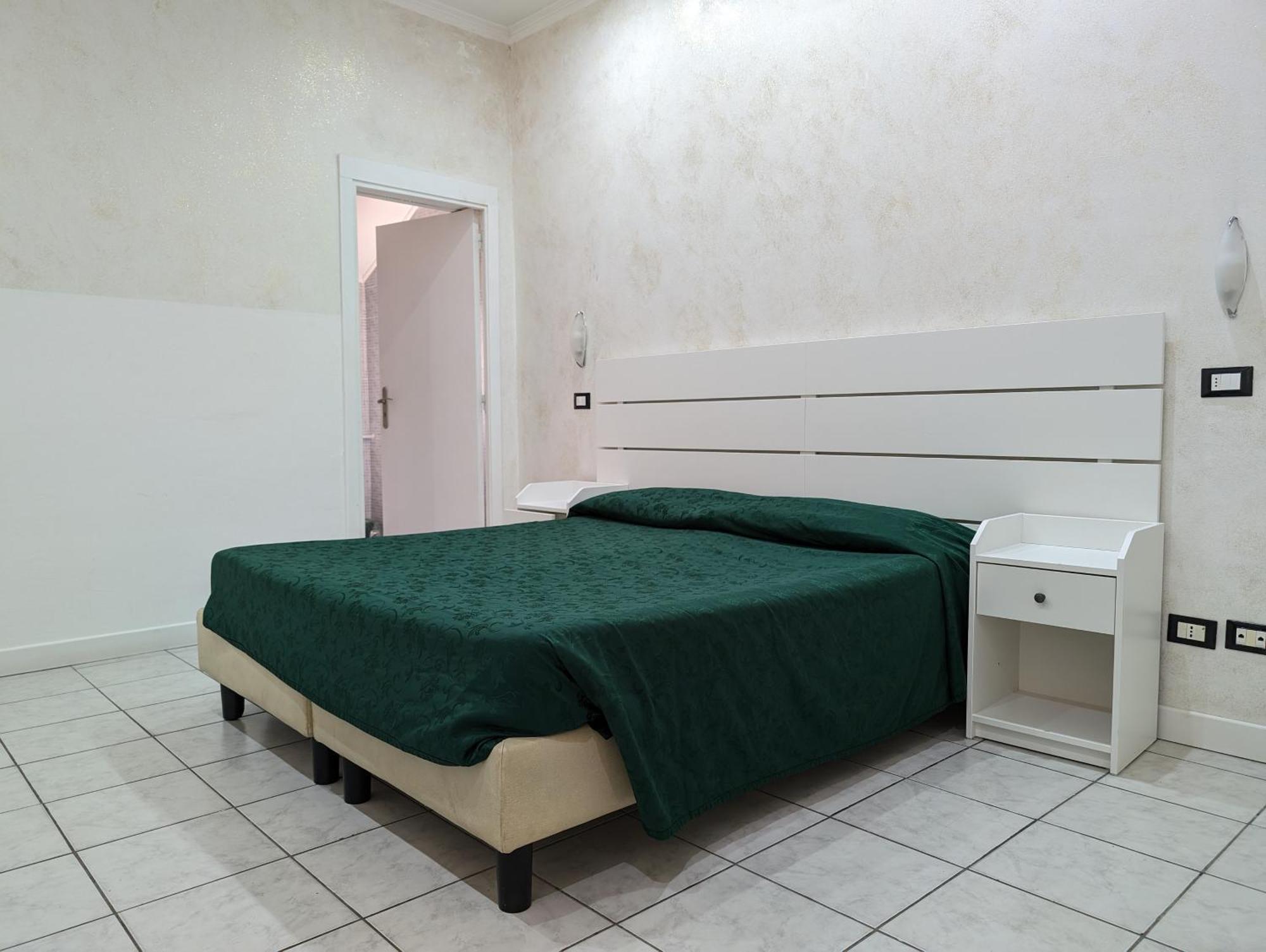Pollon Inn Санремо Экстерьер фото